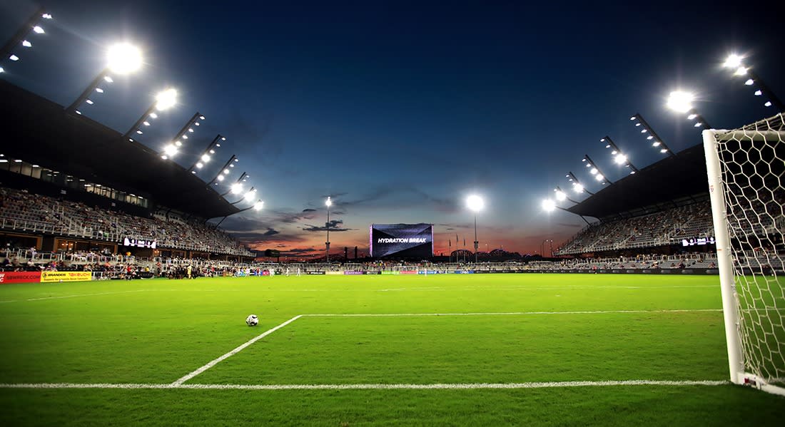 Lynn_Family_Stadium-1-_6E2842DE-5056-A348-3A7A64CD19BCD281-6e28422e5056a34_6e284333-5056-a348-3a8ef1fe922b5e8c.jpg