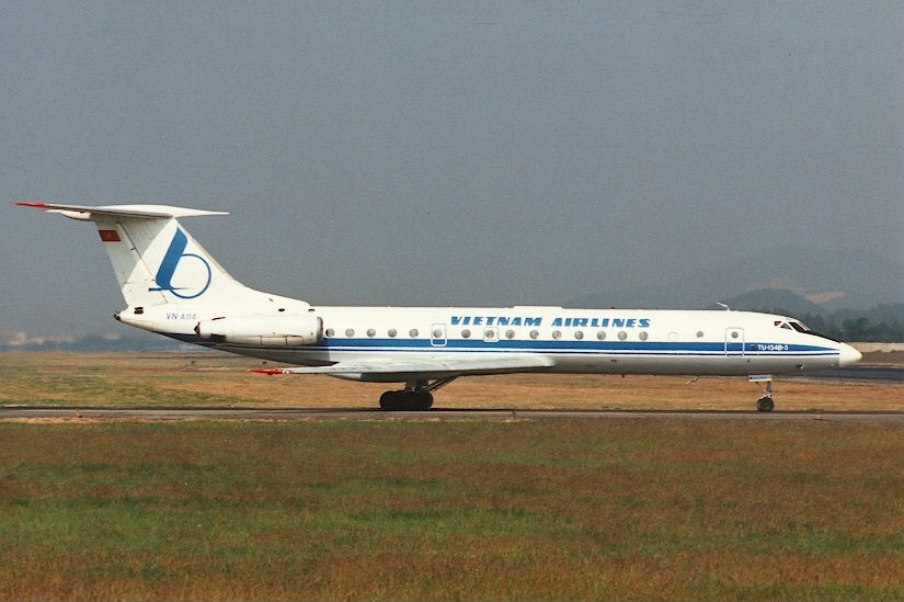 Tupolev_Tu-134,_Vietnam_Airlines_AN0136951.jpg