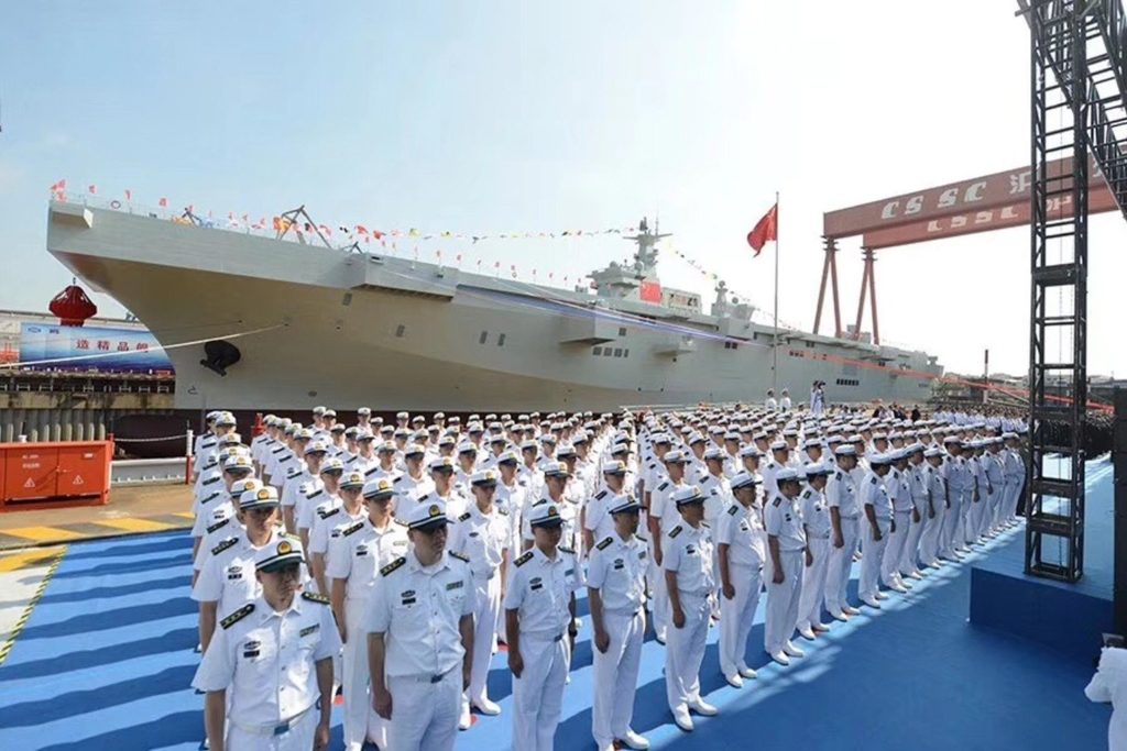 China-Launches-1st-Type-075-LHD-for-PLAN-2-1024x683.jpg 중국이 건조한다는 강습상륙함