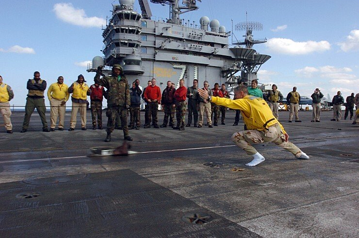 image.png 미 해군의 기묘한 전통