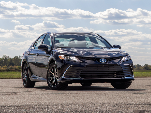 2021-toyota-camry-hybrid-xle-mmp-1-1603215410.png 2021년 미국에서 가장 많이 팔린 차 Top 10