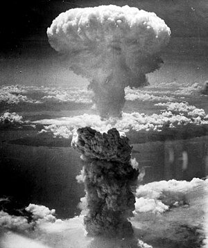 Nagasakibomb.jpg 식민지에서 쫓겨난 일본인들이 겪은 차별