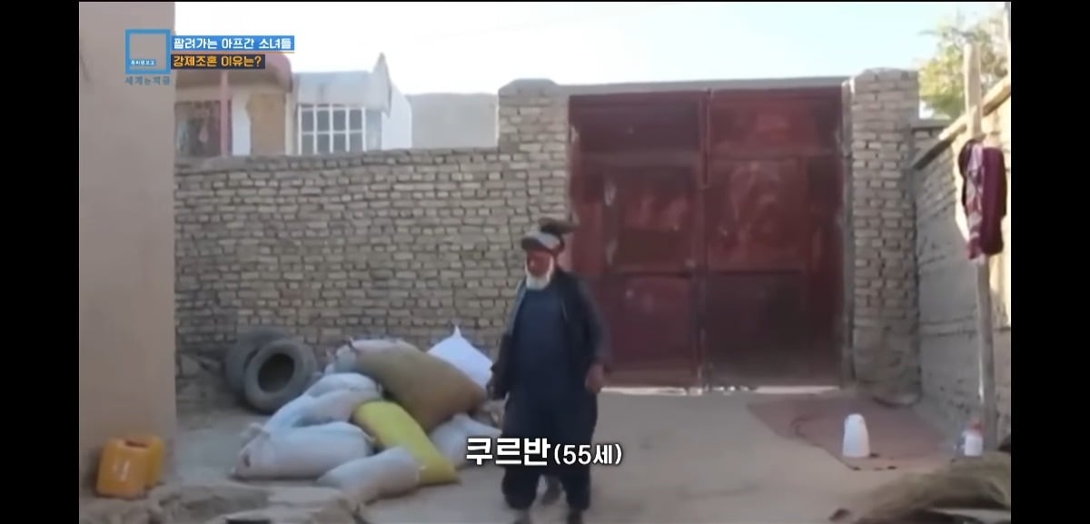 ZjNzLD 탈레반 집권 이후 아동매매와 장기매매가 엄청 늘어버렸다는 아프가니스탄 상황...jpg