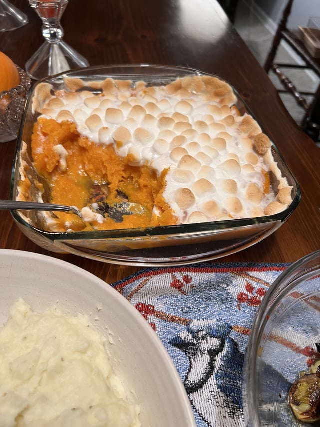 sweet-potato-casserole-with-marshmallows-v0-p9m45qxmv62c1.jpg 역대 미국 대통령들의 최애 음식들