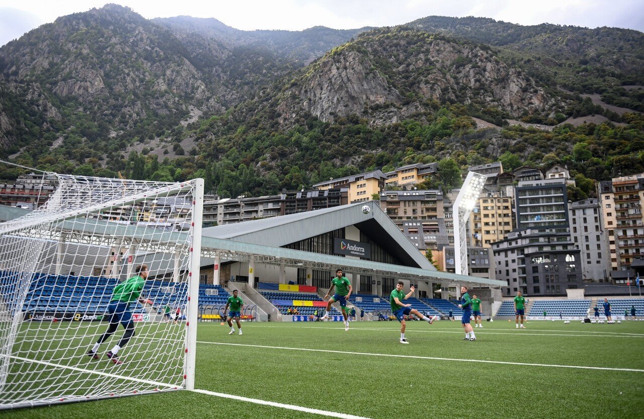2cf791226bdc5b30fef4b2488e42a20f.jpg 풍경이 아름다운 축구경기장들 모음