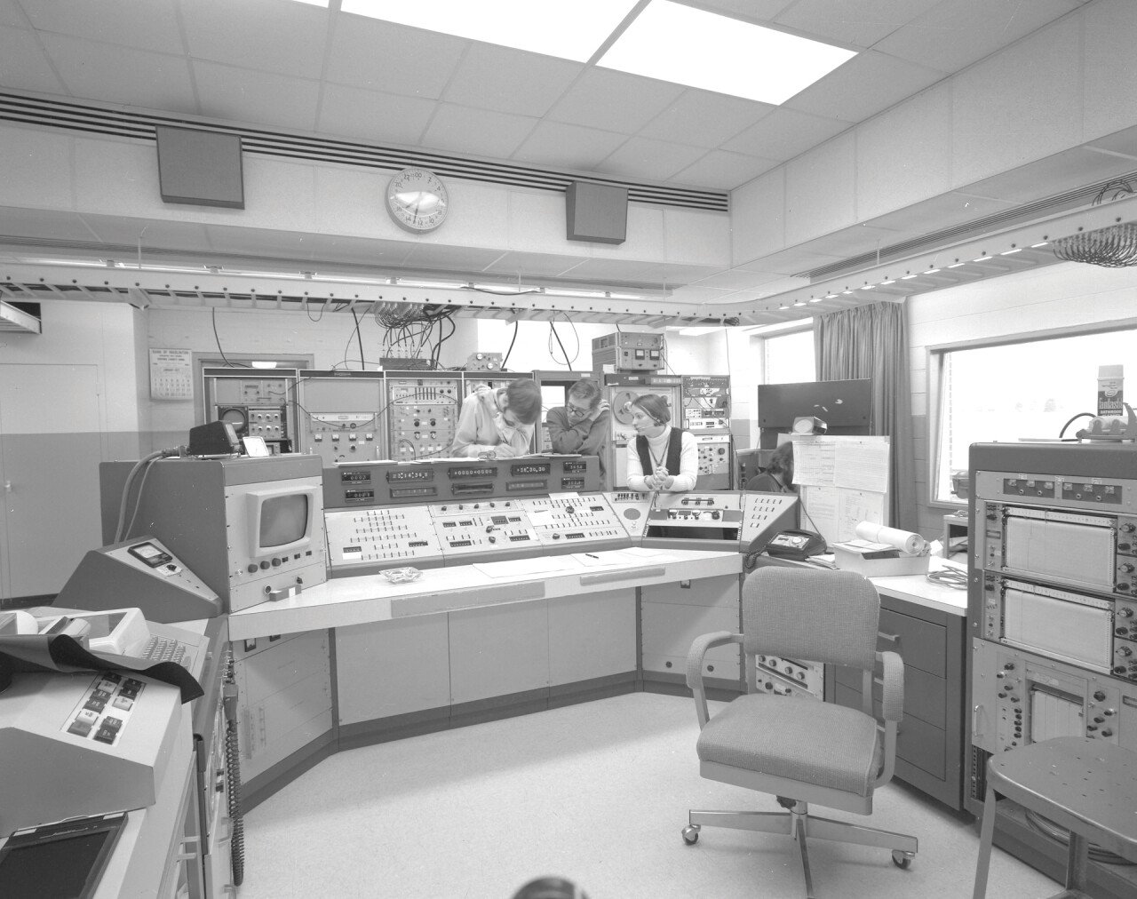 gallery-images-large300ftcontrolroom1972_large.jpg 90미터 망원경이 무너진 사건