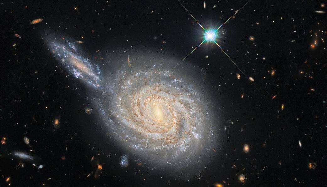 hubble_ngc105_potw2201a_0.jpg