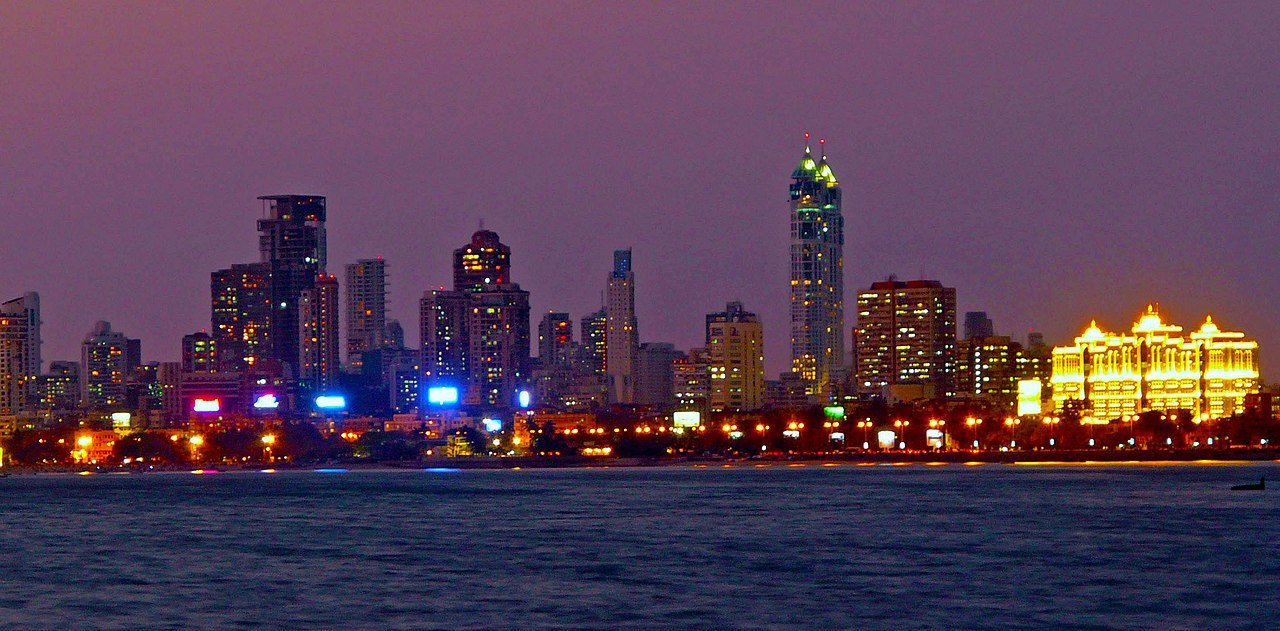 Mumbai_Skyline_at_Night.jpg 마천루가 많은 도시 TOP 25