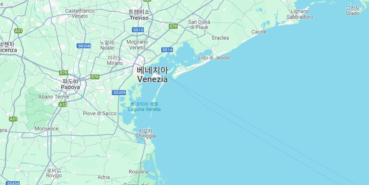 9d01a5f02321937c04d2a398af920f2b.png 바다 옆에 생기는 특이한 호수