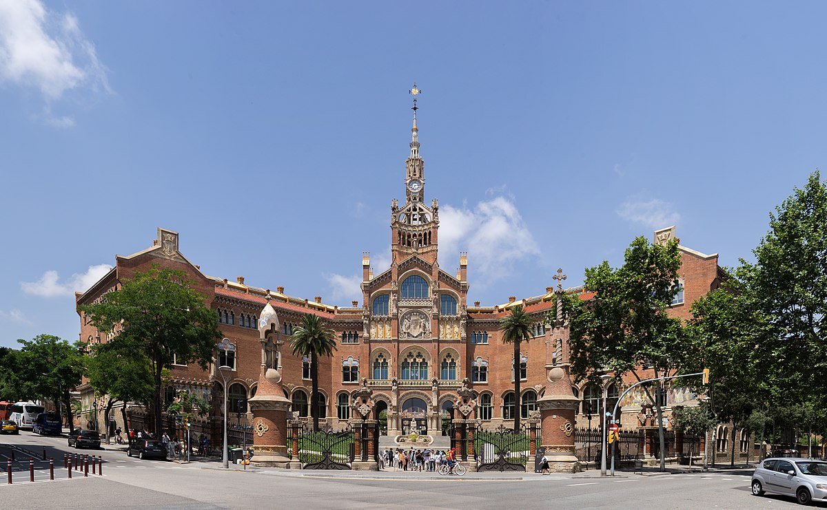 1200px-Hospital_Sant_Pau,_main_facade.jpg 위대한 건축가의 최후