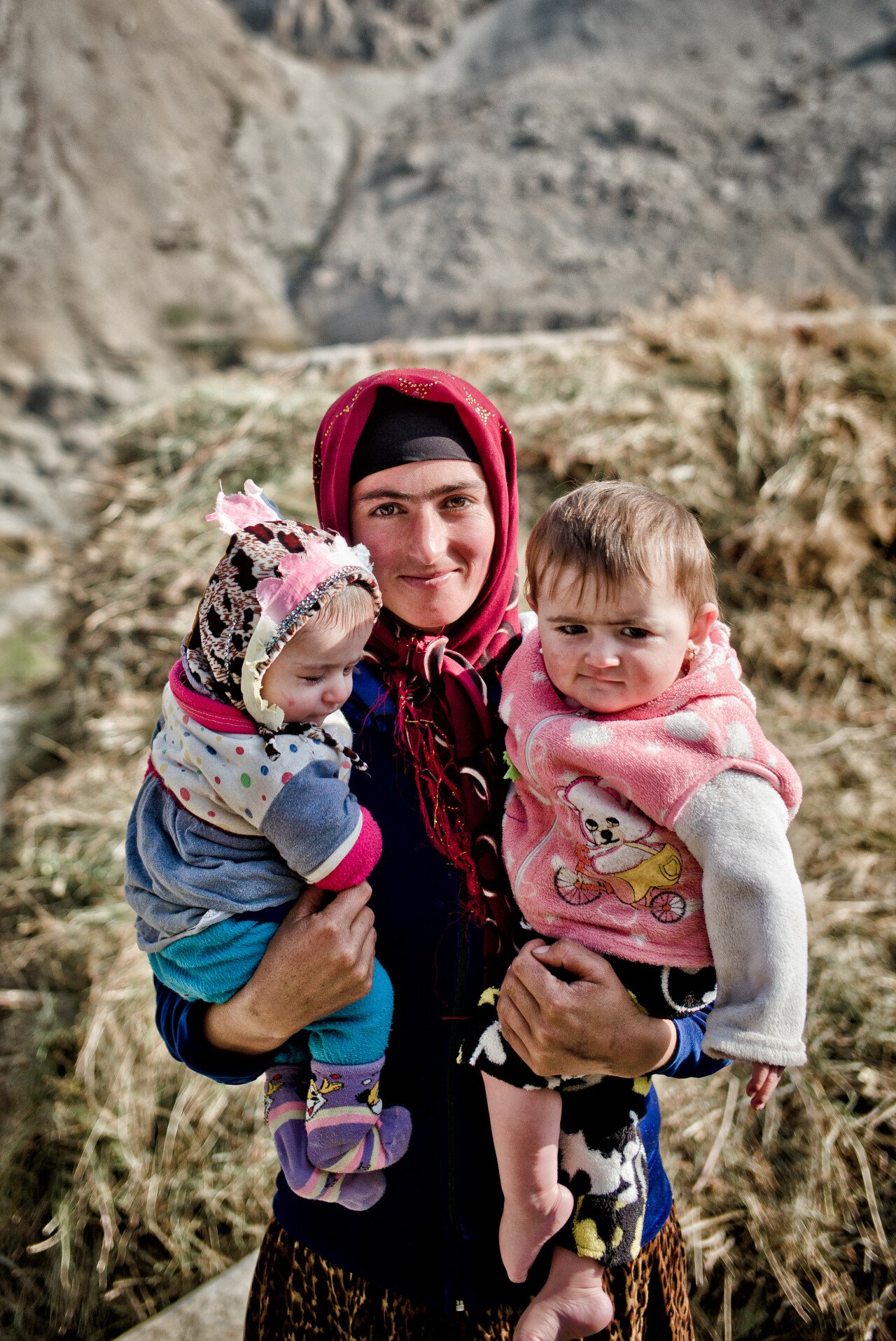 Yagnobis mom and kids.jpg