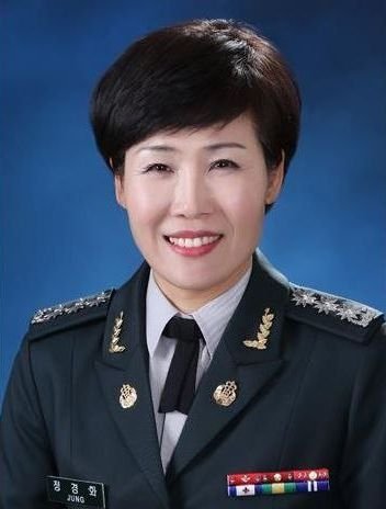 SSC_20231107192657.jpg 우리나라 국군에서 여군이 장군으로 진급한 사례들