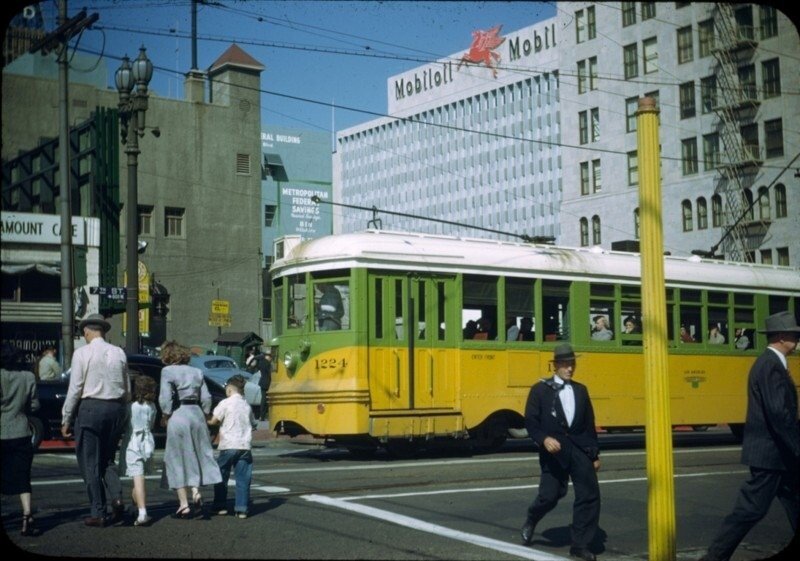 da7abfaf3d0a5435d9cd896264fad8c6_11206958343.jpg 1949년 세계의 도시 풍경 JPG (스압) 1949년 세계의 도시 풍경 JPG (스압)