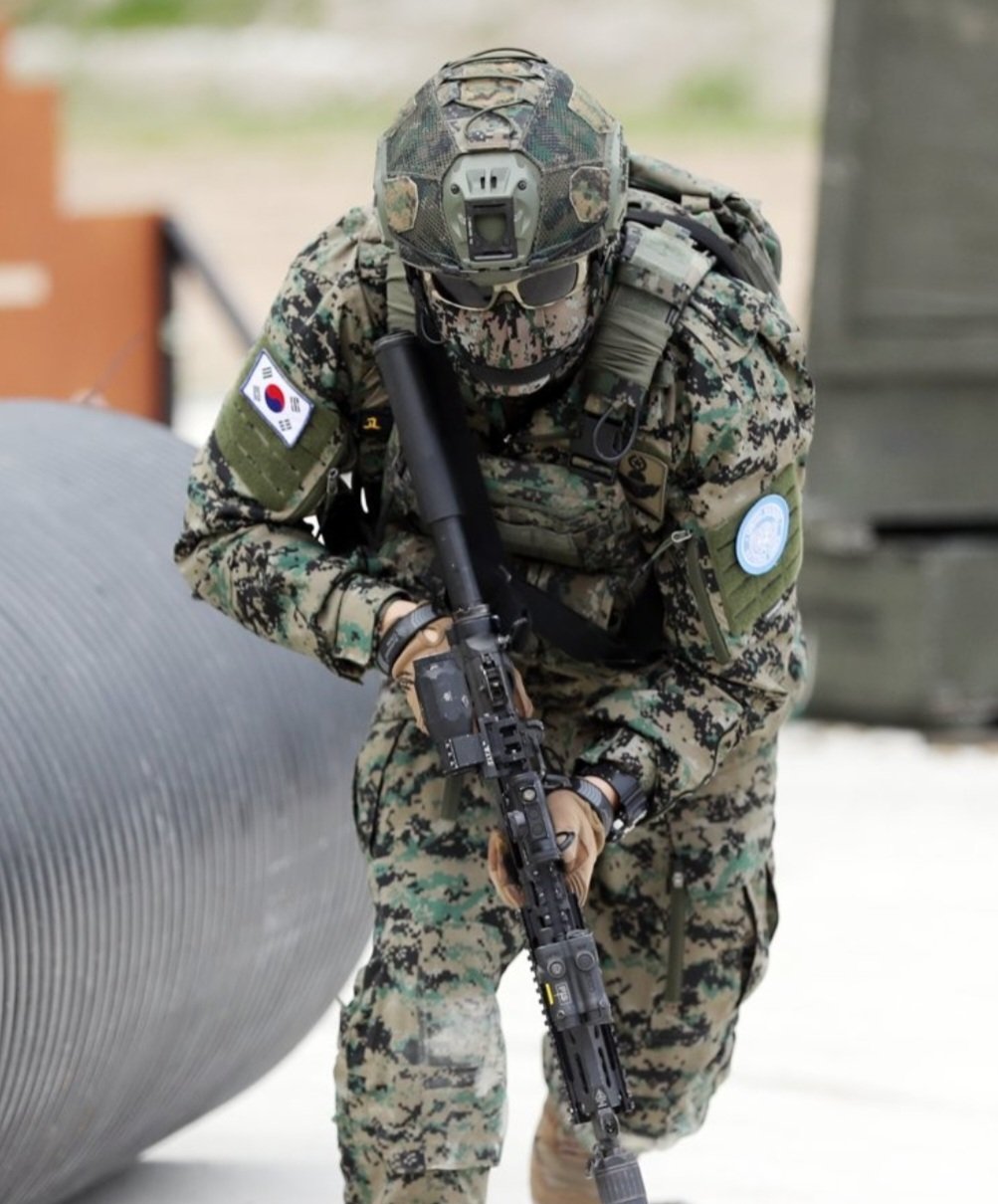 1000006610.jpg 미 특수부대와 연합훈련 중인 한국 특전사 사진들