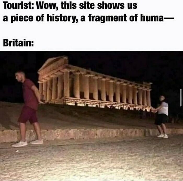 CI0koNVnaeA-png_700.jpg