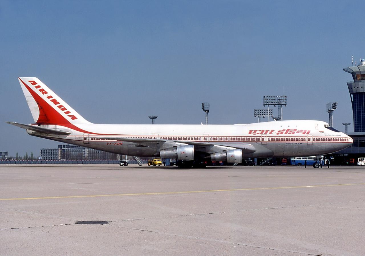 Boeing_747-237B,_Air-India_AN0574902.jpg