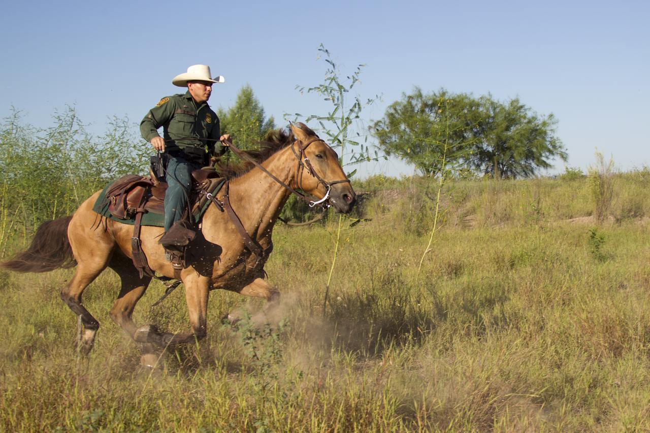 South_Texas,_Border_Patrol_Agents,_McAllen_Horse_Patrol_Unit_(11933799583).jpg
