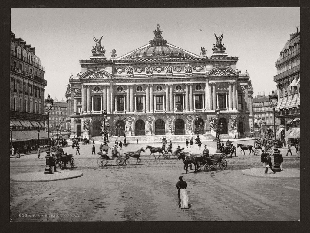 historic-bw-photos-of-paris-france-late-19th-century-12-1024x771.jpg