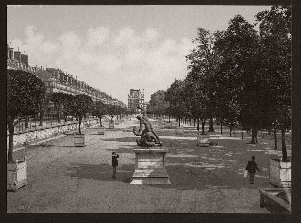 historic-bw-photos-of-paris-france-late-19th-century-07-1024x761.jpg