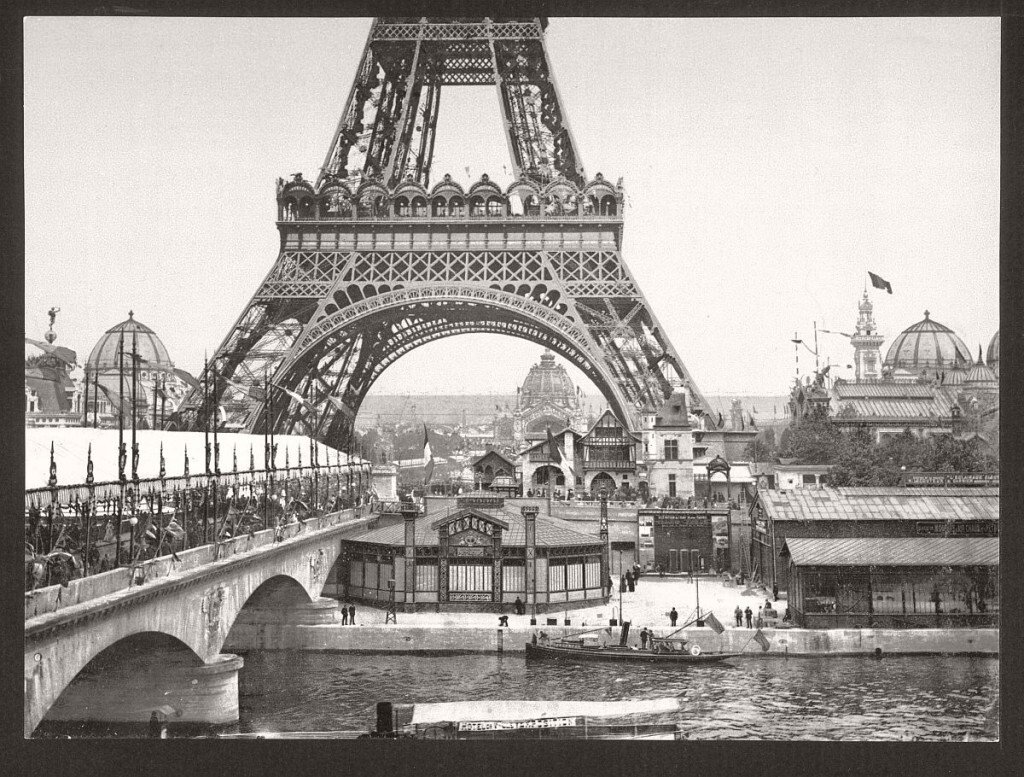 historic-bw-photos-of-paris-france-late-19th-century-19-1024x777.jpg