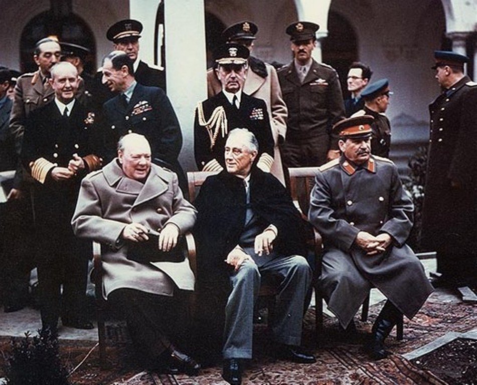 Yalta_summit_1945_with_Churchill,_Roosevelt,_Stalin.jpg 얄타 회담 80주년 관련 문서 공개