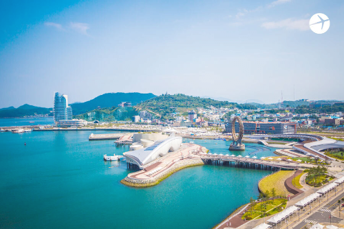 126ede9775e1f5c369f67c96b7e2667143bfe32f.png 2000년대 이후 국내 도시들중 관광도시로 자리잡은 두 도시