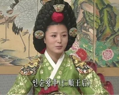 jPzKlvOQQ42AwtPixLg3924ReaMqpI_hHxpeYZBBdRGcKbINR59A1uArWogjAfmnn35ymEBLgcDaLAcGDyMS_A.webp.ren.jpg 5000년 한국사에서 딱 18명 존재했던 여성 지도자들