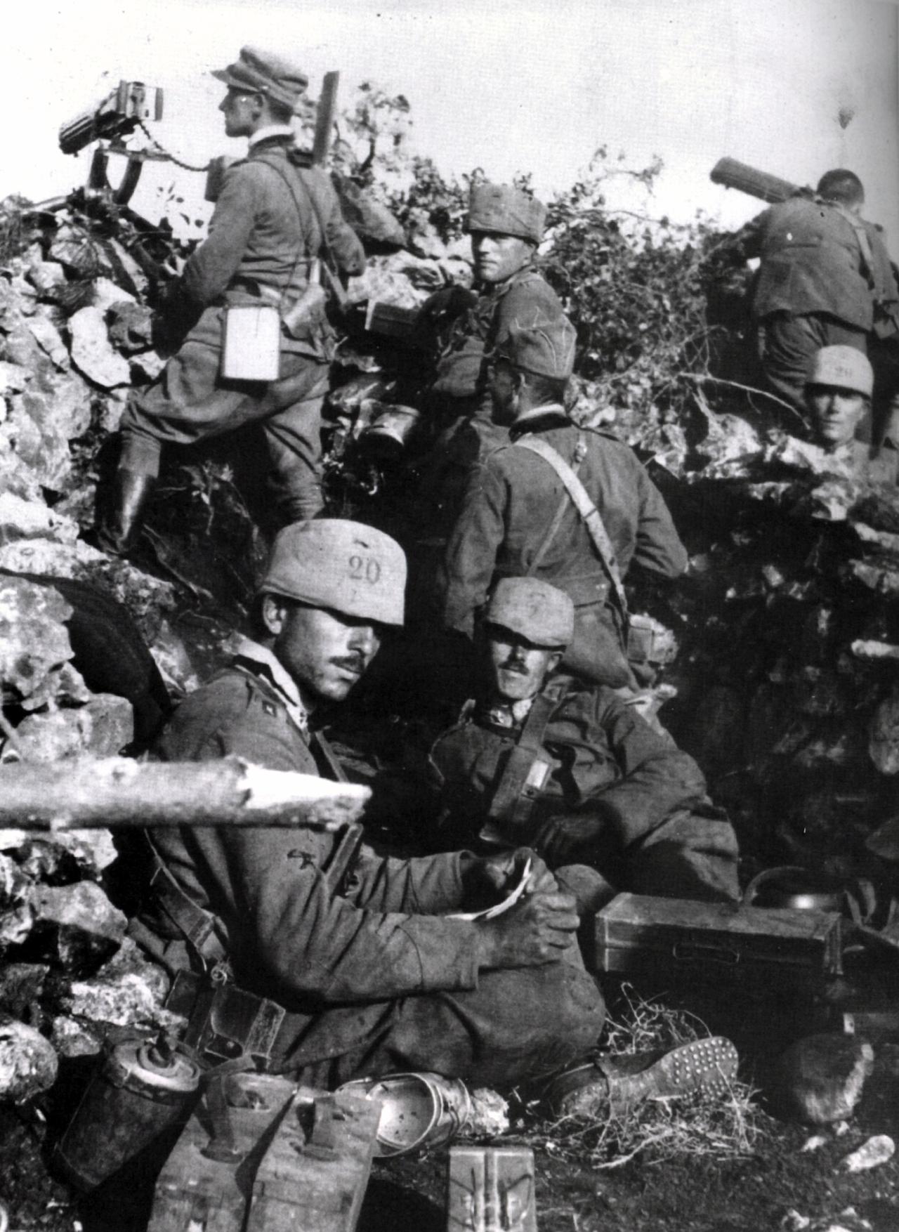 WWI_-_Second_Battle_of_the_Isonzo_-_20th_Cavalleggeri_di_Roma_Cavalry_Regiment_position_in_the_Carso.jpg