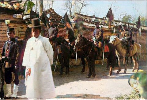 Imperial_Korean_Cavalry-colorized.jpg 구한말~1910년대 한국인들의 모습과 한국의 풍경 (컬러복원)