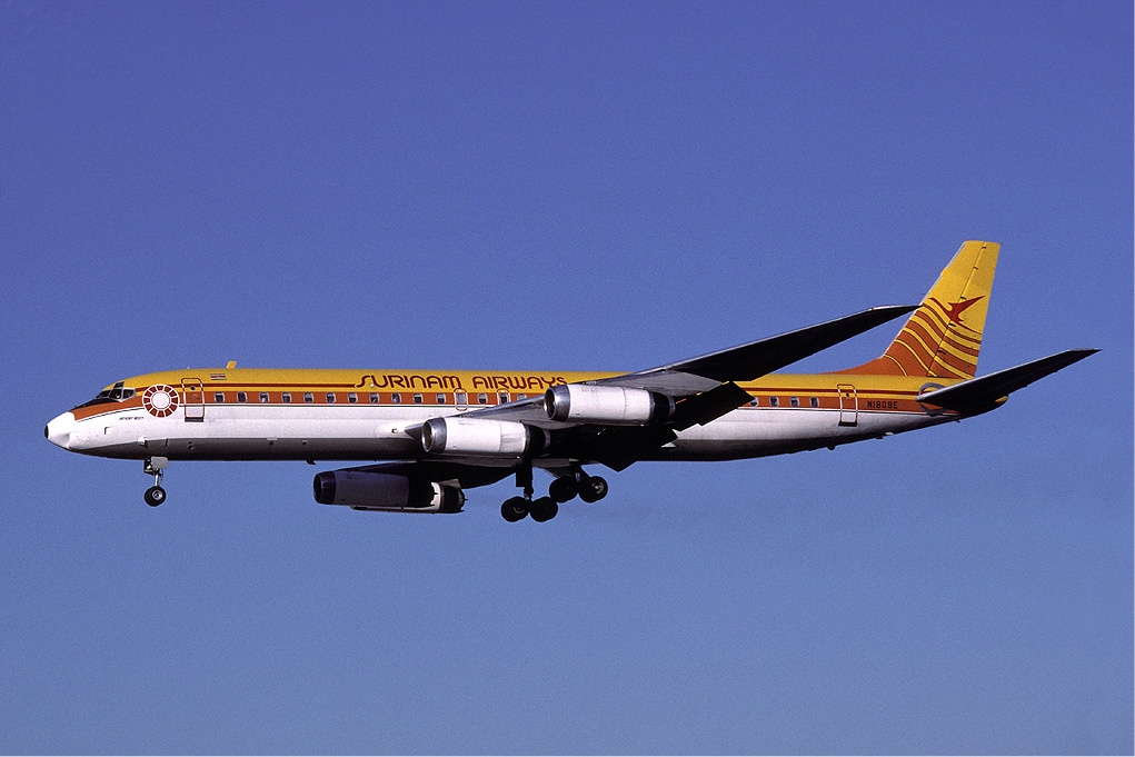 Surinam_Airways_Douglas_DC-8_Wallner.jpg