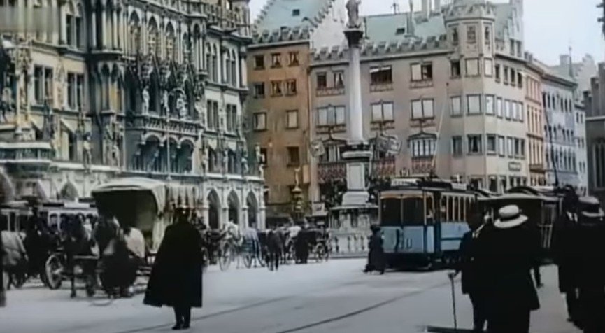 Screenshot 2024-02-20 at 22.04.32.JPG 흑백 영상을 컬러 영상으로 채색한 20세기 초 독일 베를린의 모습