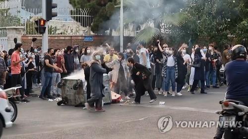 이란17.jpg 이란이 신정체제가 된 이유