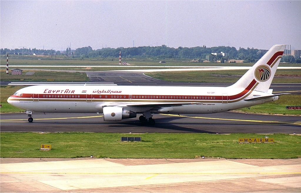 Egyptair_Boeing_767-300_in_1992.jpg