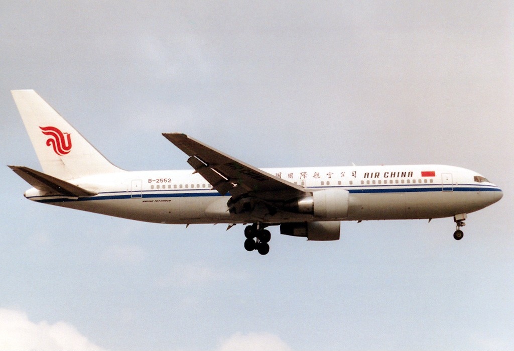 Boeing_767-2J6-ER,_Air_China_AN0229433.jpg