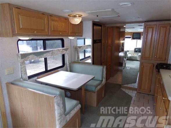 other-winnebago-austral,150102128984_18.jpg 미국에서 미친 월세에 대한 해결책 중 하나