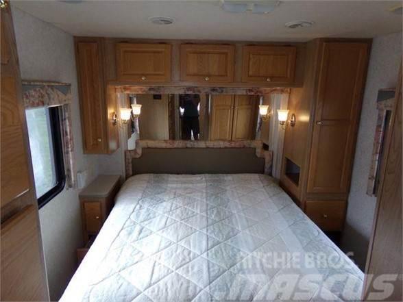 other-winnebago-austral,150102128984_14.jpg 미국에서 미친 월세에 대한 해결책 중 하나