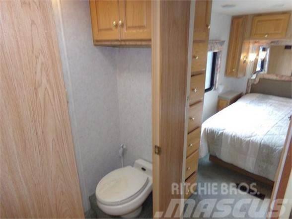 other-winnebago-austral,150102128984_10.jpg 미국에서 미친 월세에 대한 해결책 중 하나