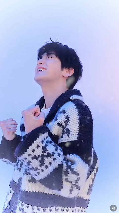 수빈이 가디건 정보 💙🩶 3번째 사진