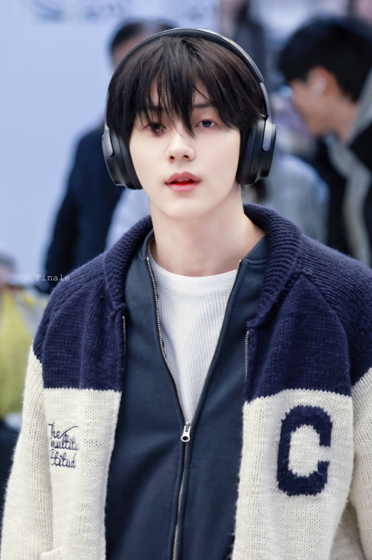 수빈 공패 집업 공유