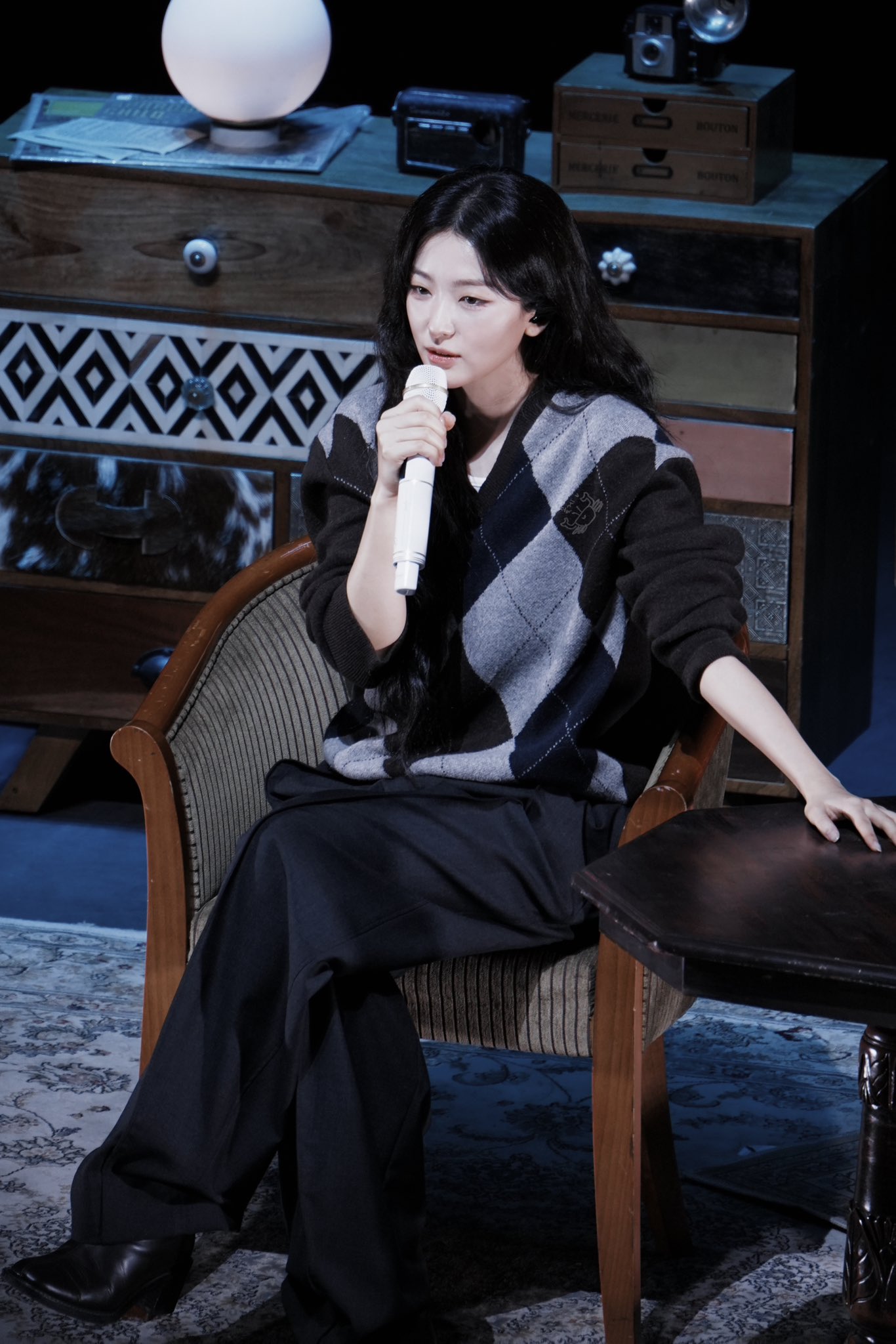 슬기 아가일 니트 🩶 2번째 사진