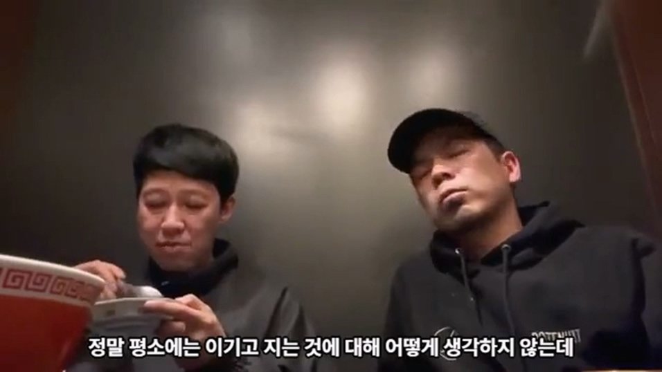 1 (26).jpg 케이팝 걸그룹 콘서트를 보고 현타가 왔다는 일본 개그맨 둘.jpg