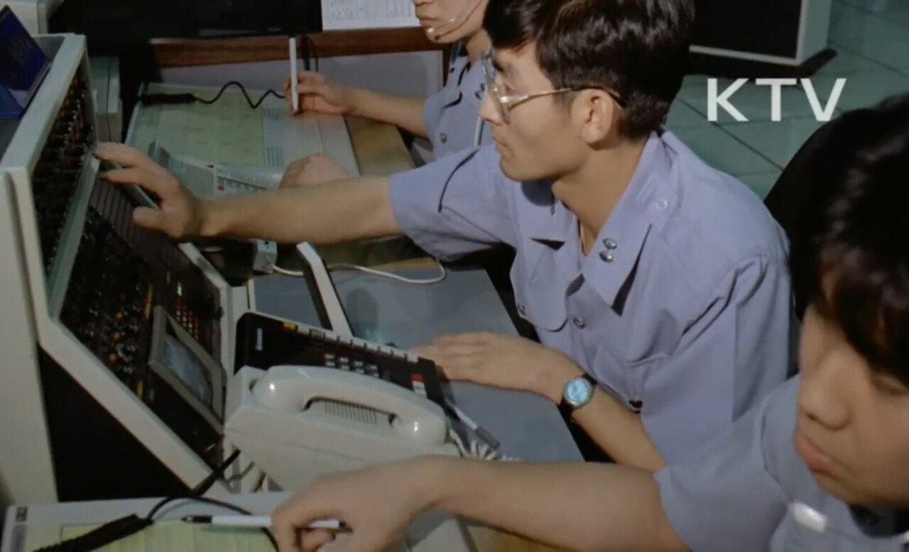 Screenshot_20250813_075414_YouTube.jpg 대한민국 경찰 근무복의 역사.jpg