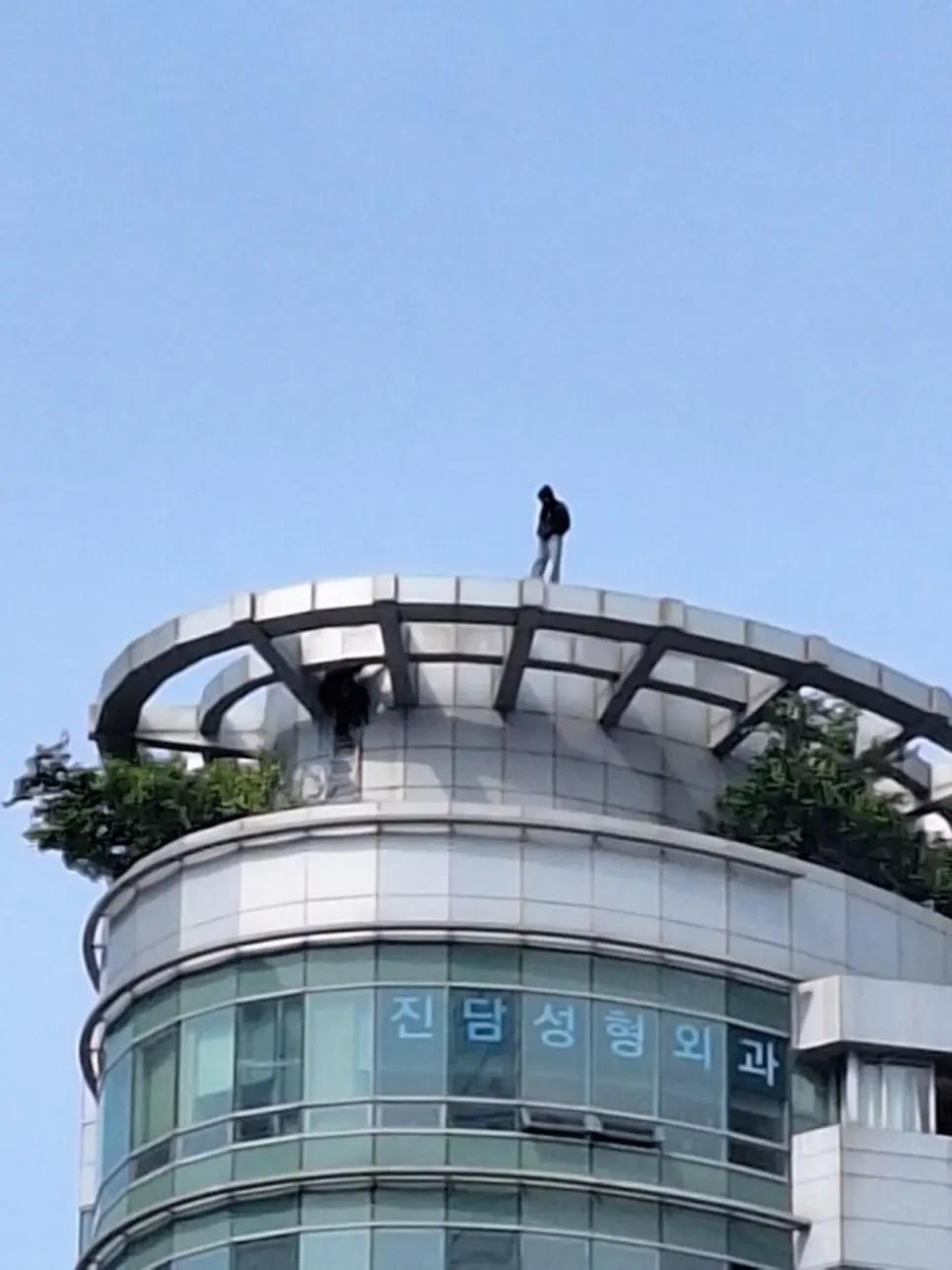 오늘 강남역 투신 소동1.webp.jpg