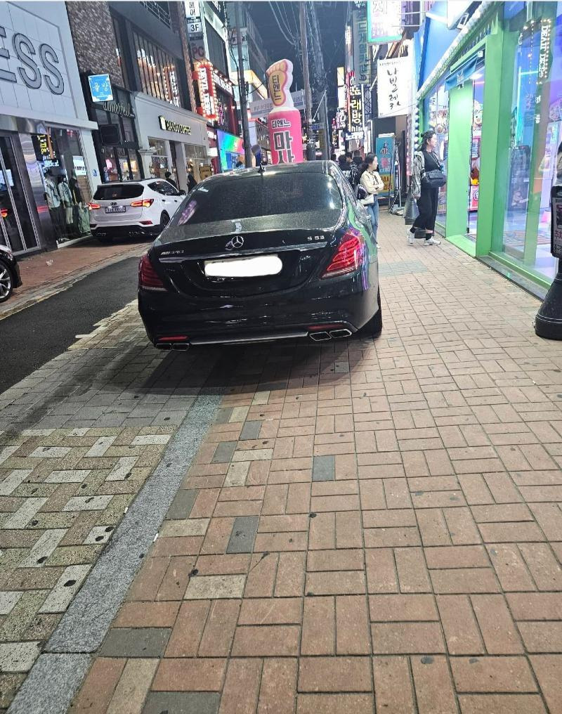 대구 동성로 인도 주차 95대 신고2.jpg