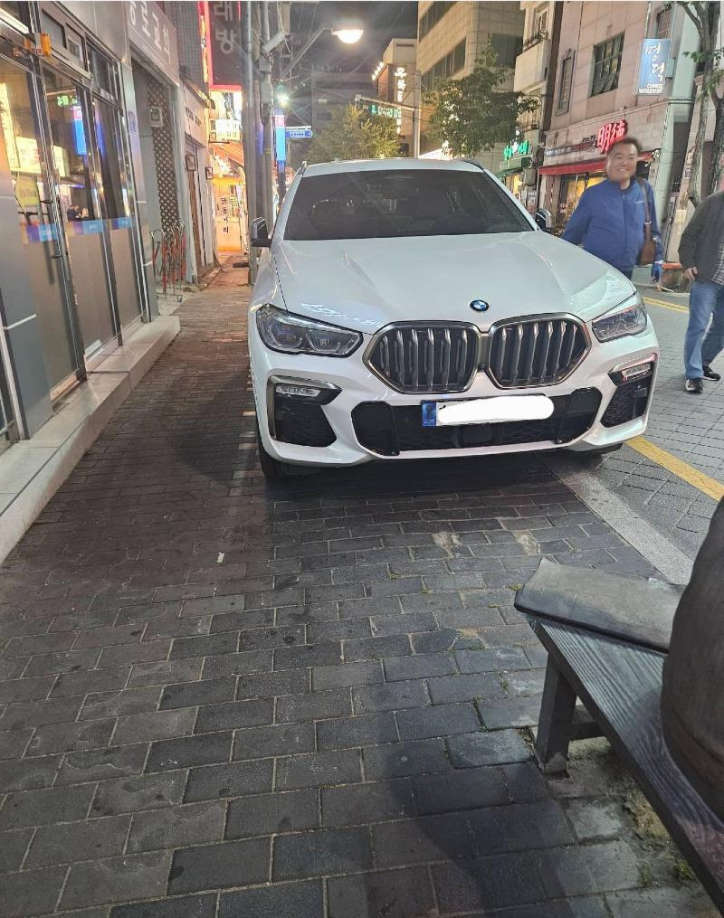 대구 동성로 인도 주차 95대 신고9.jpg